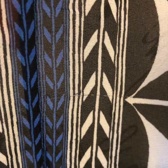 NWT Vince Camuto Graphic Poncho Top w/Cami Size S - Picture 8 of 8